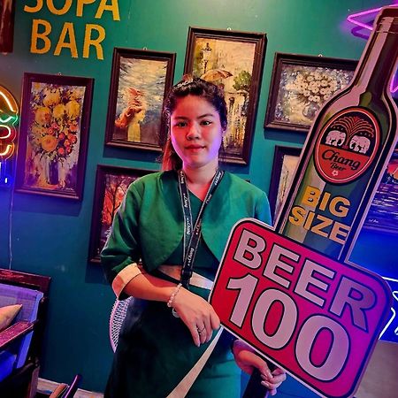 Merry V Guesthouse Bangkok Bagian luar foto