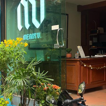 Merry V Guesthouse Bangkok Bagian luar foto