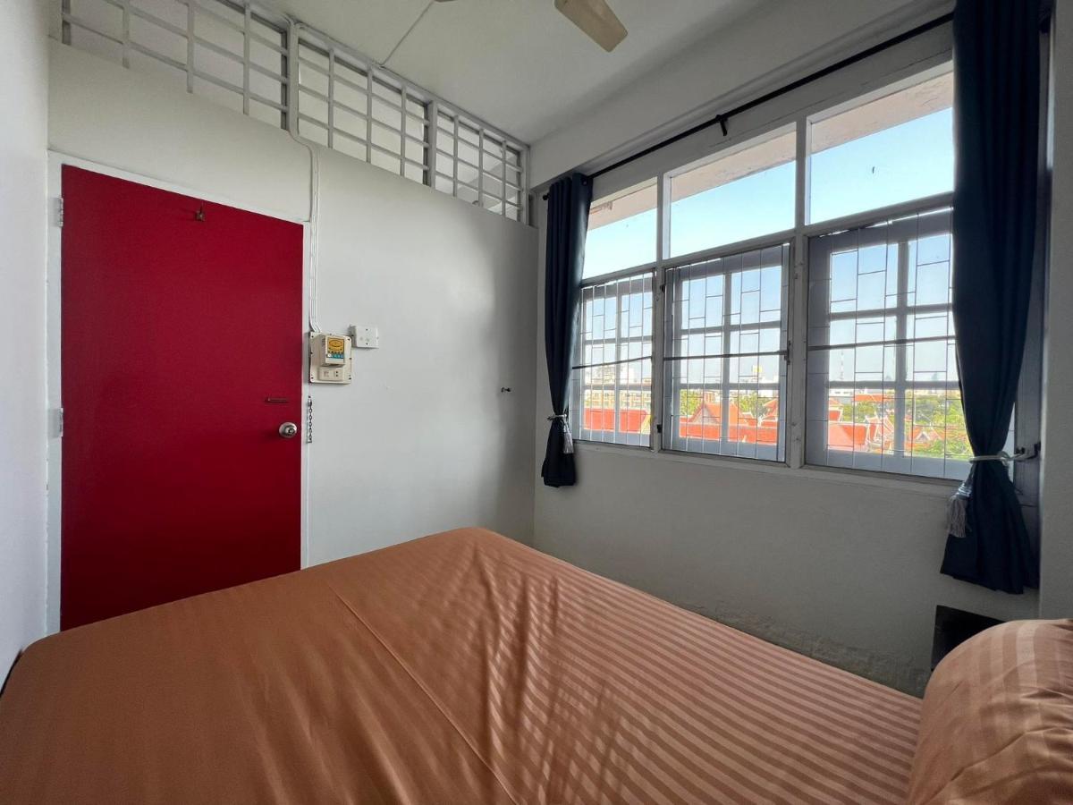 Merry V Guesthouse Bangkok Bagian luar foto